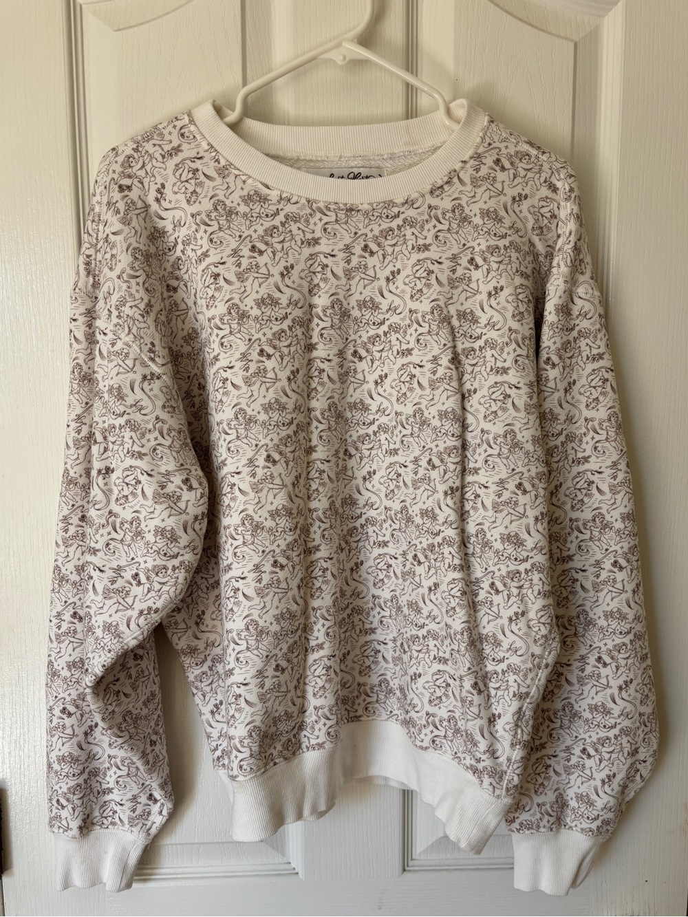 Cupid and Ribbons Cream 100% Cotton Sweatshirt ~ Women’s Medium